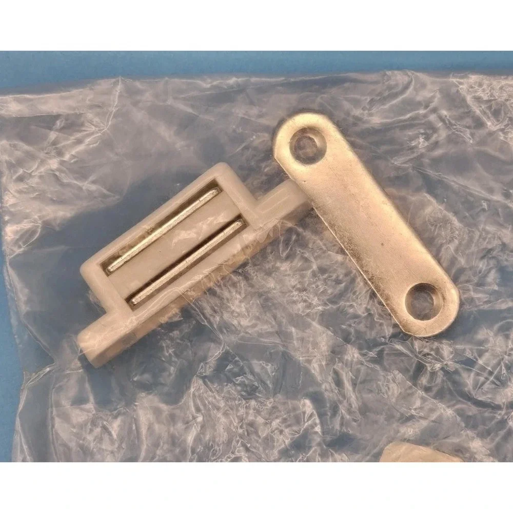 White Magnetic Cabinet & Door Latch/Catch Closures Kitchen Cabinet Cupboard Set